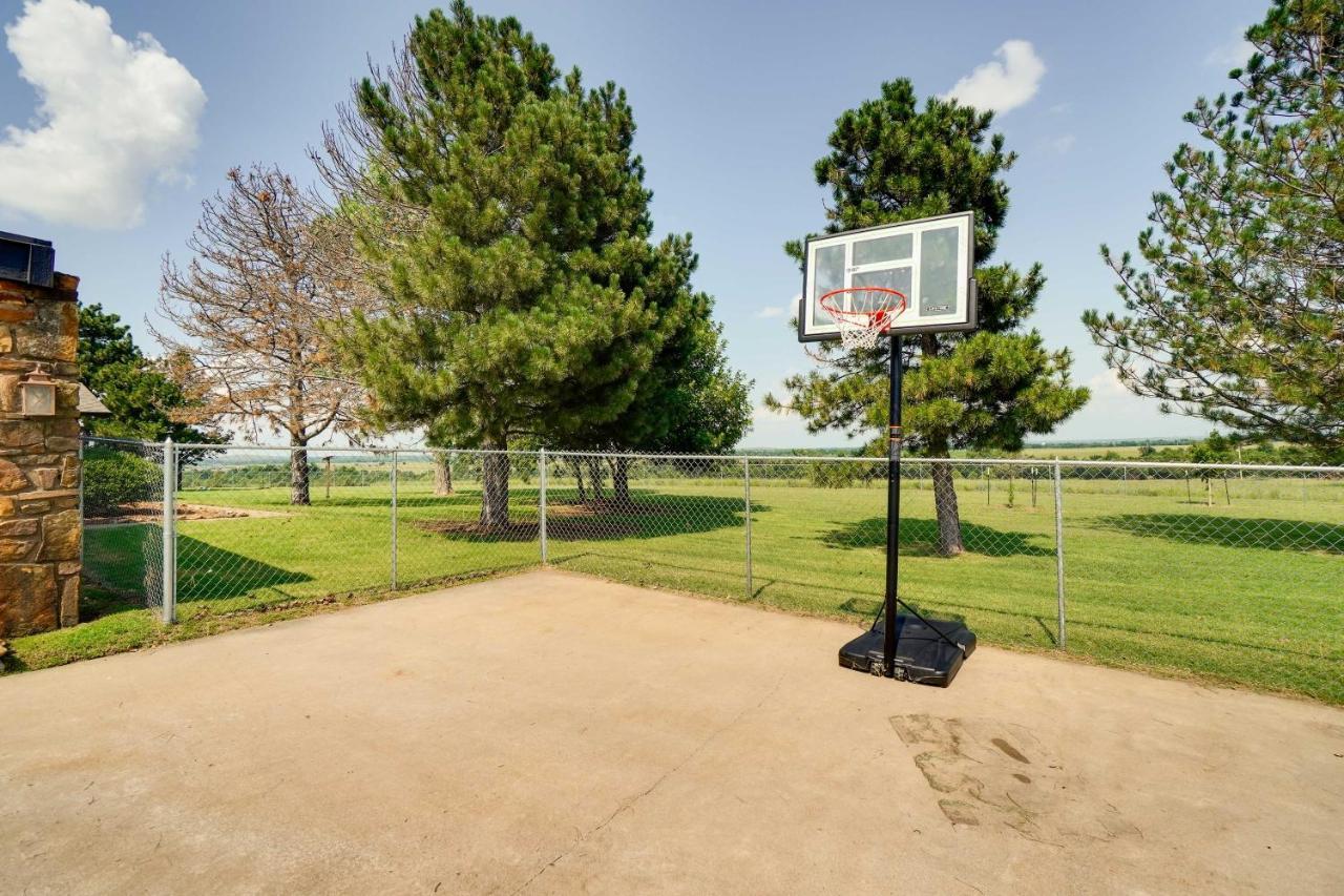 Spacious Country Home Near Ft Sill And Medicine Park 로턴 외부 사진
